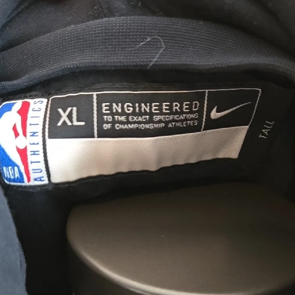 Houston Rockets Nike Standard Issue Black Hoodie with White Drawstrings - Picture 2 of 7